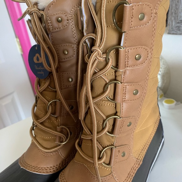 Waterproof boots - Picture 3 of 4